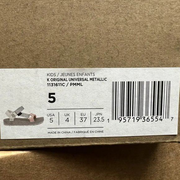 Teva Original Universal Sandal Metallic Size 5 M Big Kid - Picture 6 of 6